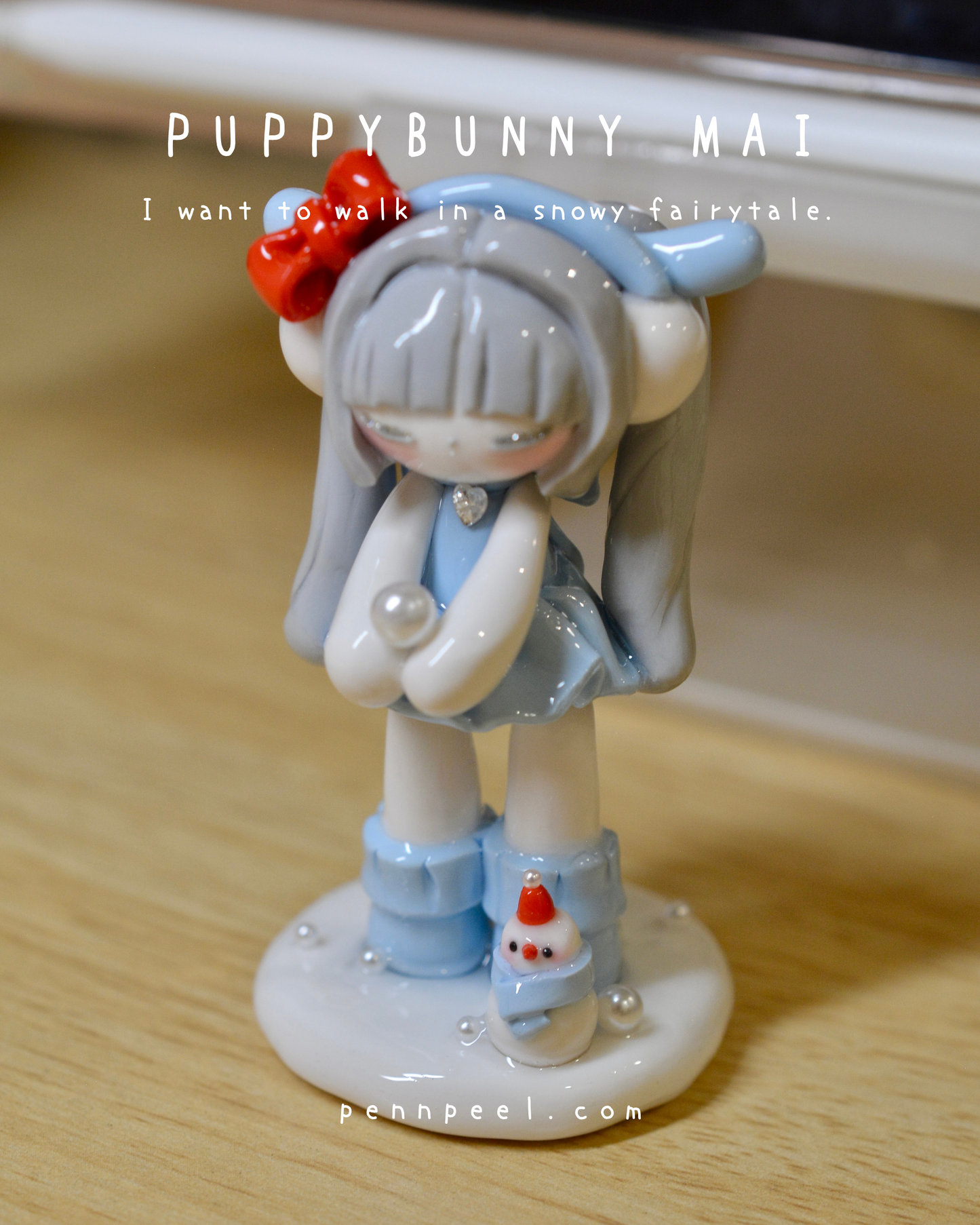 Mai Desk Buddy (Snow) | Last piece