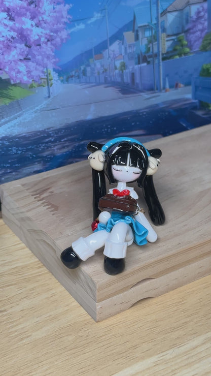 Yui: The Puppy Yawn (Turquoise)