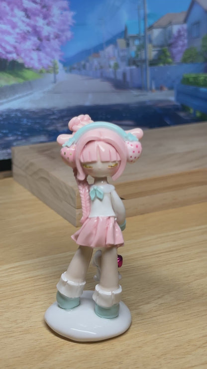 Momo: The Strawberry Dreamer